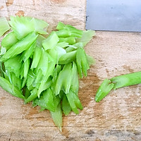 西芹百合溜虾仁的做法图解2