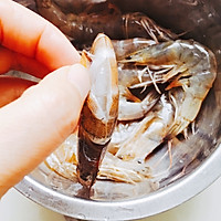 茄汁虾虾的做法图解1
