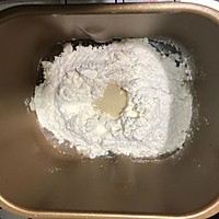 玉米火腿沙拉面包的做法图解1