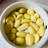 家庭版烤土豆的做法图解1