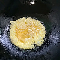 夏天必须吃的一道菜：苦瓜炒鸡蛋的做法图解2