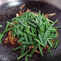 十分钟快手菜：小炒笋衣的做法图解9