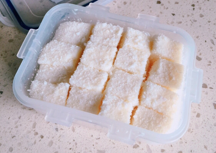 椰丝牛奶小方的做法