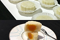 蛋黄白莲蓉冰皮月饼的做法