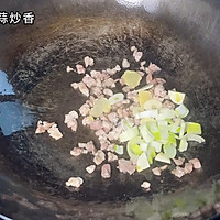 #舌尖上的乡村同款美食#番茄香菇肉酱面的做法图解3