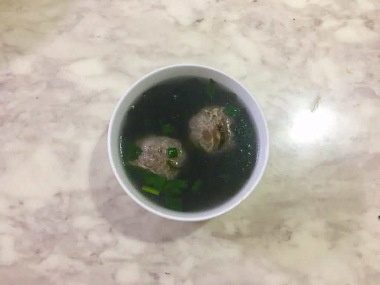 一碗清淡鲜美的牛筋丸汤的做法