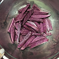 蛋黄焗紫薯的做法图解1