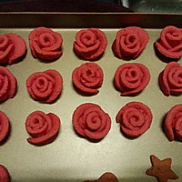 浪漫温馨的七夕情人节——玫瑰饼干 的做法图解16