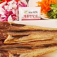 爆炒明太鱼干的做法图解1