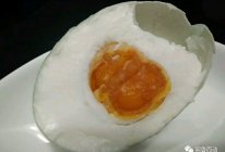 超级简单自制咸鸭蛋的做法