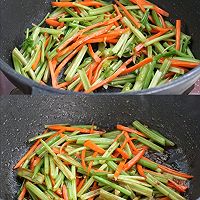 芹菜胡萝卜炒鸡肉的做法图解3