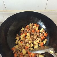 咖喱饭（超级简单的土豆咖喱饭）的做法图解5