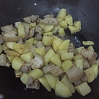 五花肉焖土豆的做法图解5