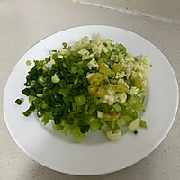 [懒人]泡椒芹菜肉沫面的做法图解1
