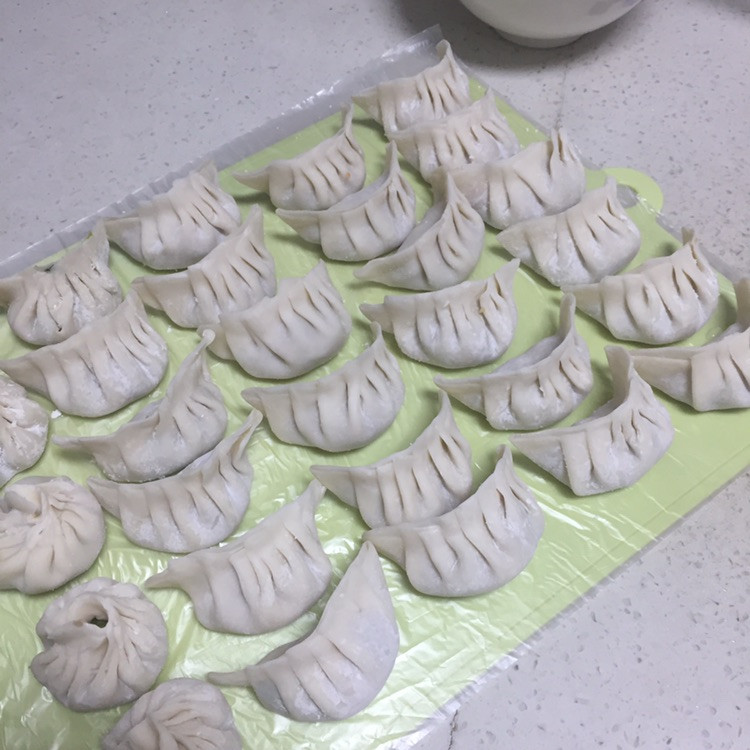 芹菜水饺的做法