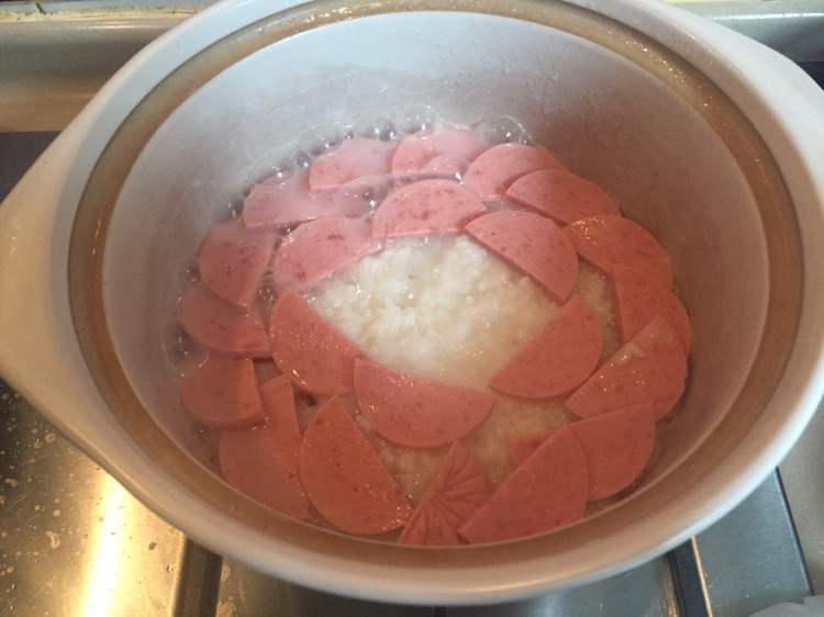 胡萝卜火腿肠煲仔饭的做法图解6