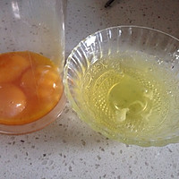 电饭煲蛋糕的做法图解1