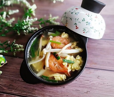 菌类料理+鸭蛋双菇鲜虾汤