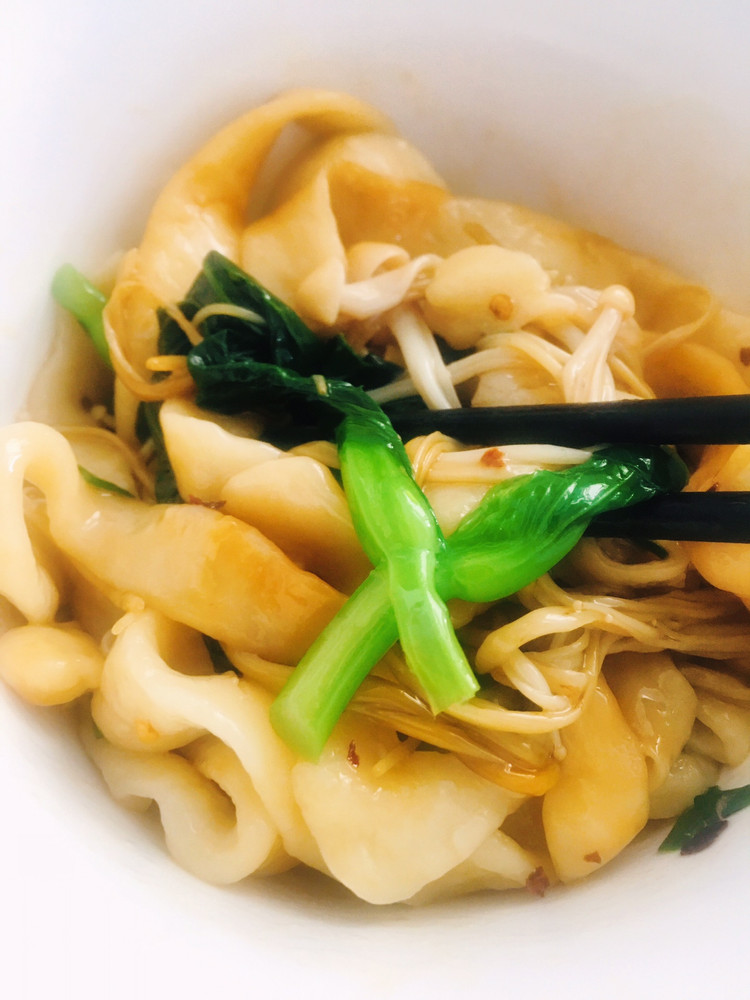 家常油泼面的做法
