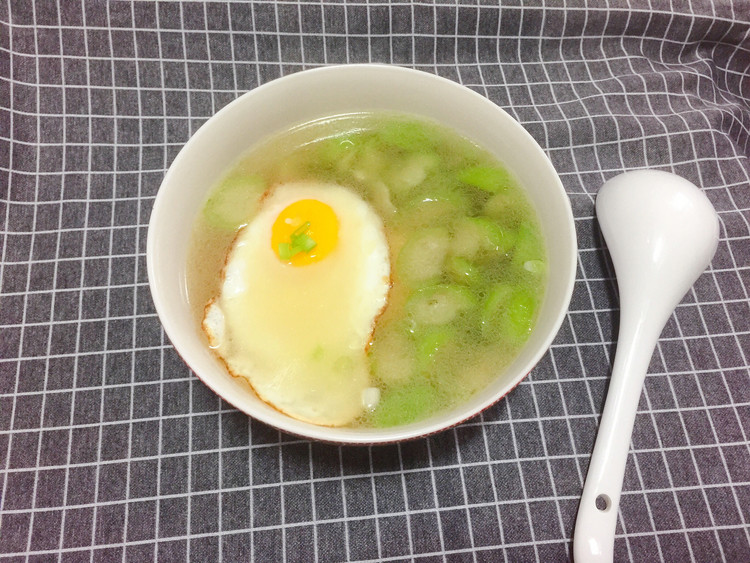 丝瓜焖荷包蛋的做法