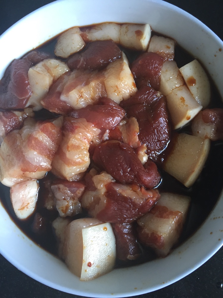 板栗猪肉粽的做法图解1