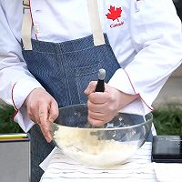 #奇妙烘焙屋#加拿大冰酒草莓蛋糕的做法图解3