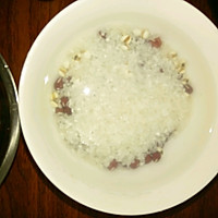 薏米红豆粥的做法图解2