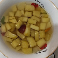 苹果梨红枣枸杞汤的做法图解4