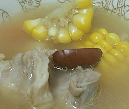 【家常菜】玉米胡萝卜枸杞红枣骨头汤的做法