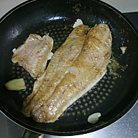 泰式川味香煎龙利鱼的做法图解3