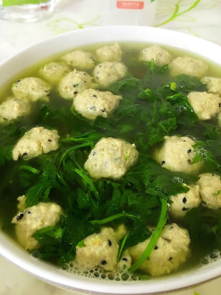 菊叶肉丸汤的做法