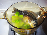 苦瓜鲫鱼汤的做法图解8