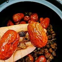 黑糖桂圆红枣茶的做法图解1