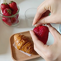 #全电厨王料理挑战赛热力开战！#网红草莓牛奶的做法图解2