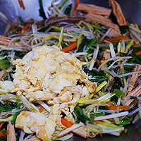 一道菜，满足全家人的喜好“炒合菜”的做法图解15