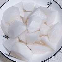 #东古滋味 幸福百味#白萝卜炖猪踭肉汤的做法图解2