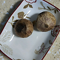 羊肚菌黑蒜汤的做法图解2