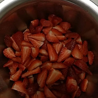 草莓酱的做法图解1