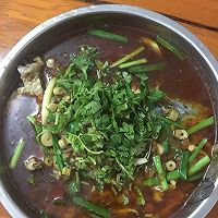 酸菜冬笋沫烧鱼的做法图解1
