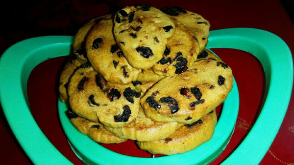 宝宝零嘴之电饼铛无黄油蔓越莓葡萄曲奇