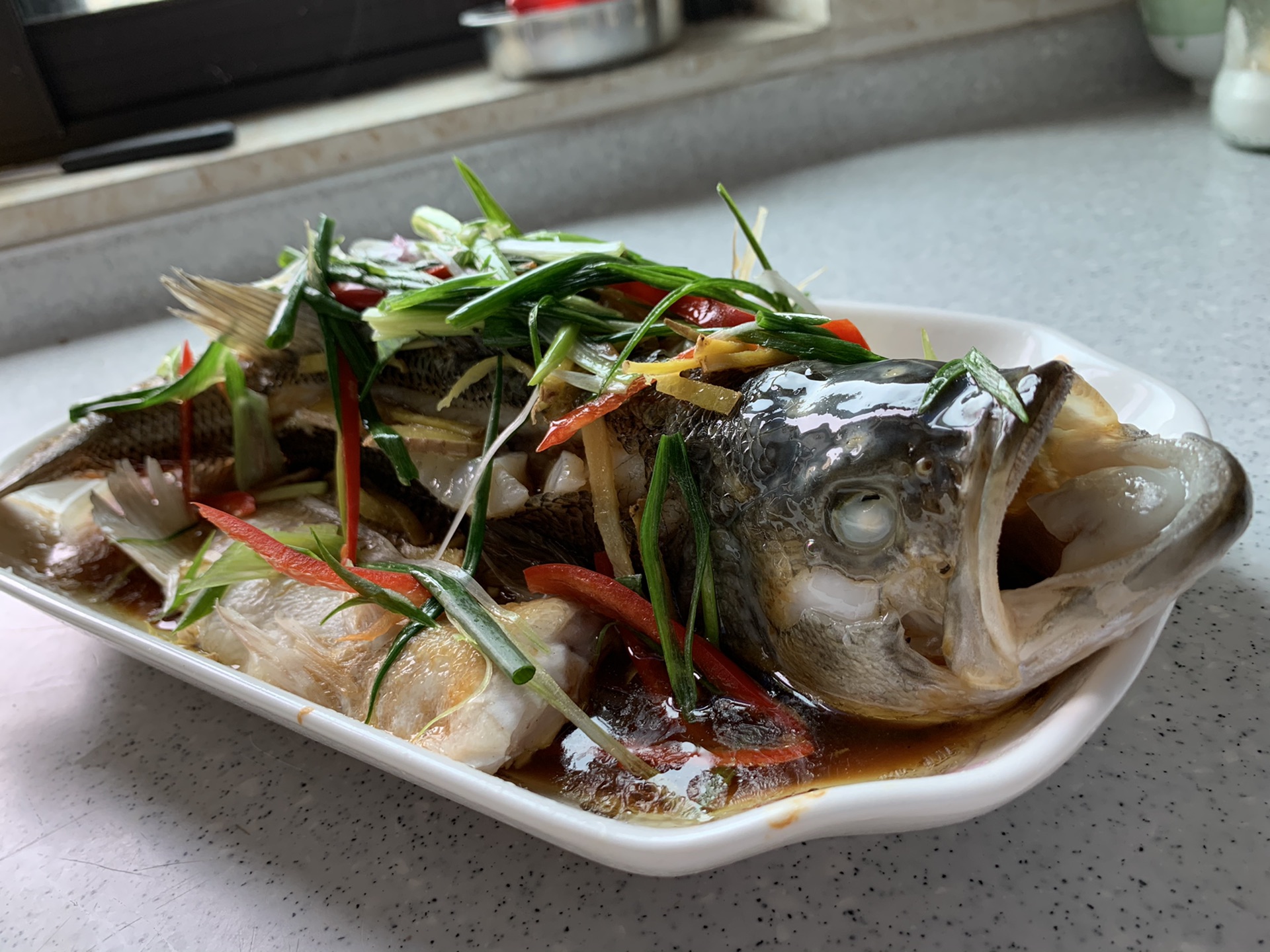 Invincible, delicious and lazy, steamed perch