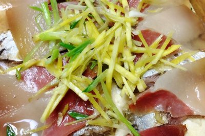 宣威火腿蒸三刨咸力鱼