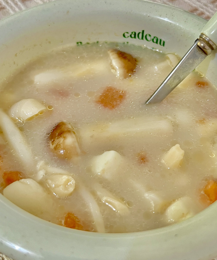 鲫鱼菌菇豆腐汤的做法