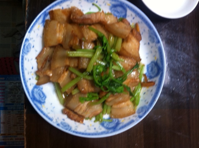 芹菜回锅肉