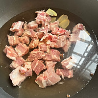 #开启冬日滋补新吃法#红烧排骨的家常做法的做法图解1