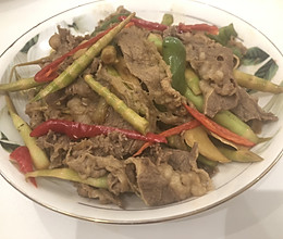 竹笋炒肥牛片的做法