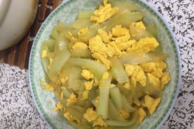 黄瓜炒鸡蛋