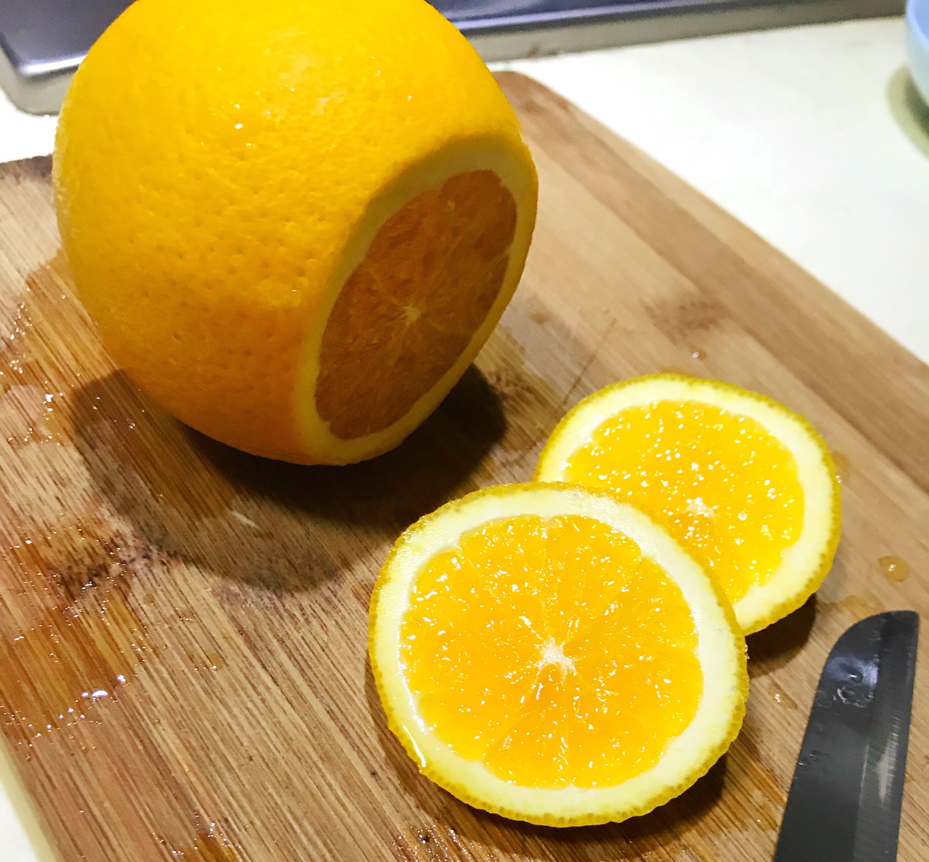 怎样切橙子方便吃，橙子的简单切法？