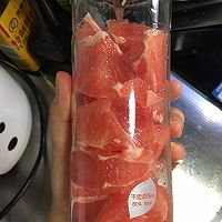 粉嫩嫩的夏日特饮·西柚汁的做法图解2