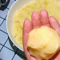 拉丝芝士土豆球 | 健康快手小零食，无需油炸的做法图解3